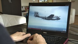 Störflugzeuge werden mittels Computer geleitet.  