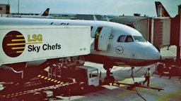 Lufthansa-Tochter LSG, zuständig für Essen und Getränke an Bord  
