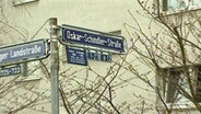 Straßenschild: Oskar-Schindler-Straße. © NDR 