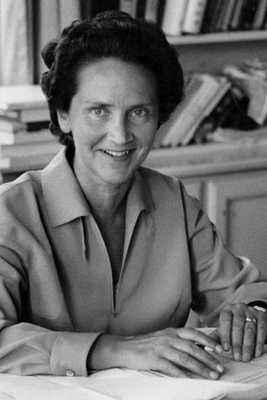Marion Gräfin Dönhoff als Leiterin des Politikressorts bei der ZEIT, 1960er Jahre. Marion Gräfin Dönhoff als Leiterin des Politikressorts bei der ZEIT, 1960er Jahre. © NDR/Marion Dönhoff Stiftung
