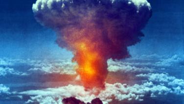 Sogenannter Atompiliz einer Atombombe nach dem Abwurf über der japanischen Stadt Nagasaki 1945. © dpa/picture-alliance 