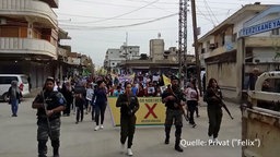 Kurdische Demonstranten in Derik © NDR Foto: Screenshot