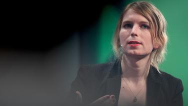 Chelsea Manning, frühere Wikileaks-Informantin, spricht auf der Internetkonferenz re:publica 2018 © picture alliance/dpa 