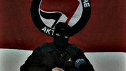 Vermummtes Antifa-Mitglied © ARD 