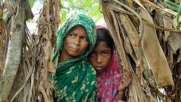 Zwei Frauen in Bangladesch  Foto: Britta von der Heide