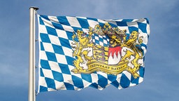Flagge von Bayern © picture-alliance/chromorange Foto: Renate Krafft / CHROMORANGE