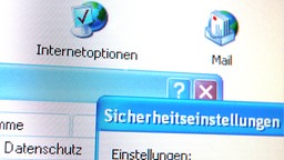 Computerbildschirm mit Sicherheitseinstellungen © dpa - Report,  Foto: Tobias Hase © dpa - Report Foto: Tobias Hase