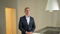 Jordan Milewicz, Europa-Chef des Immobilienkonzerns Akelius. © NDR Foto: Johannes Edelhoff