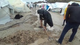Überschwemmung in dem Flüchtlingslager Kara Tepe © ARD/NDR Foto: Screenshot