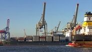 Schiffe im Hamburger Hafen  